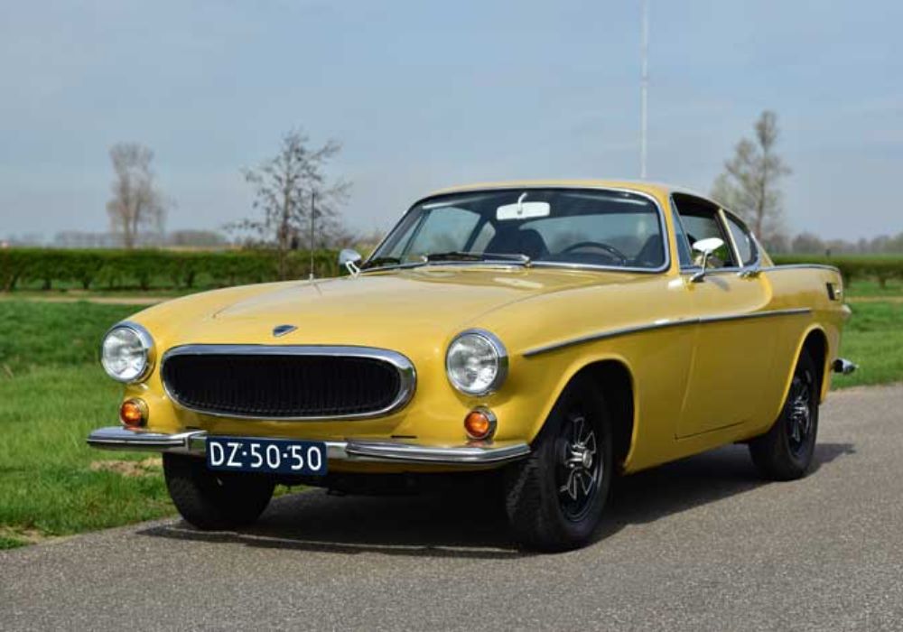 Volvo P1800E automaat bouwjaar 1971 met lichte achter schade